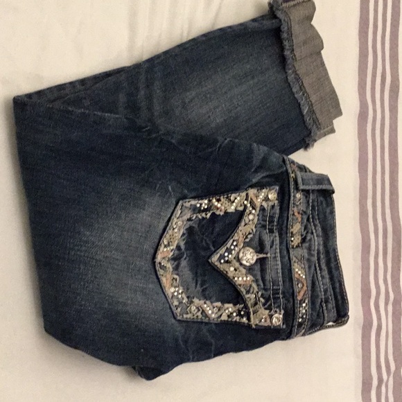 Miss Me Cropped Size 24 - Picture 1 of 1